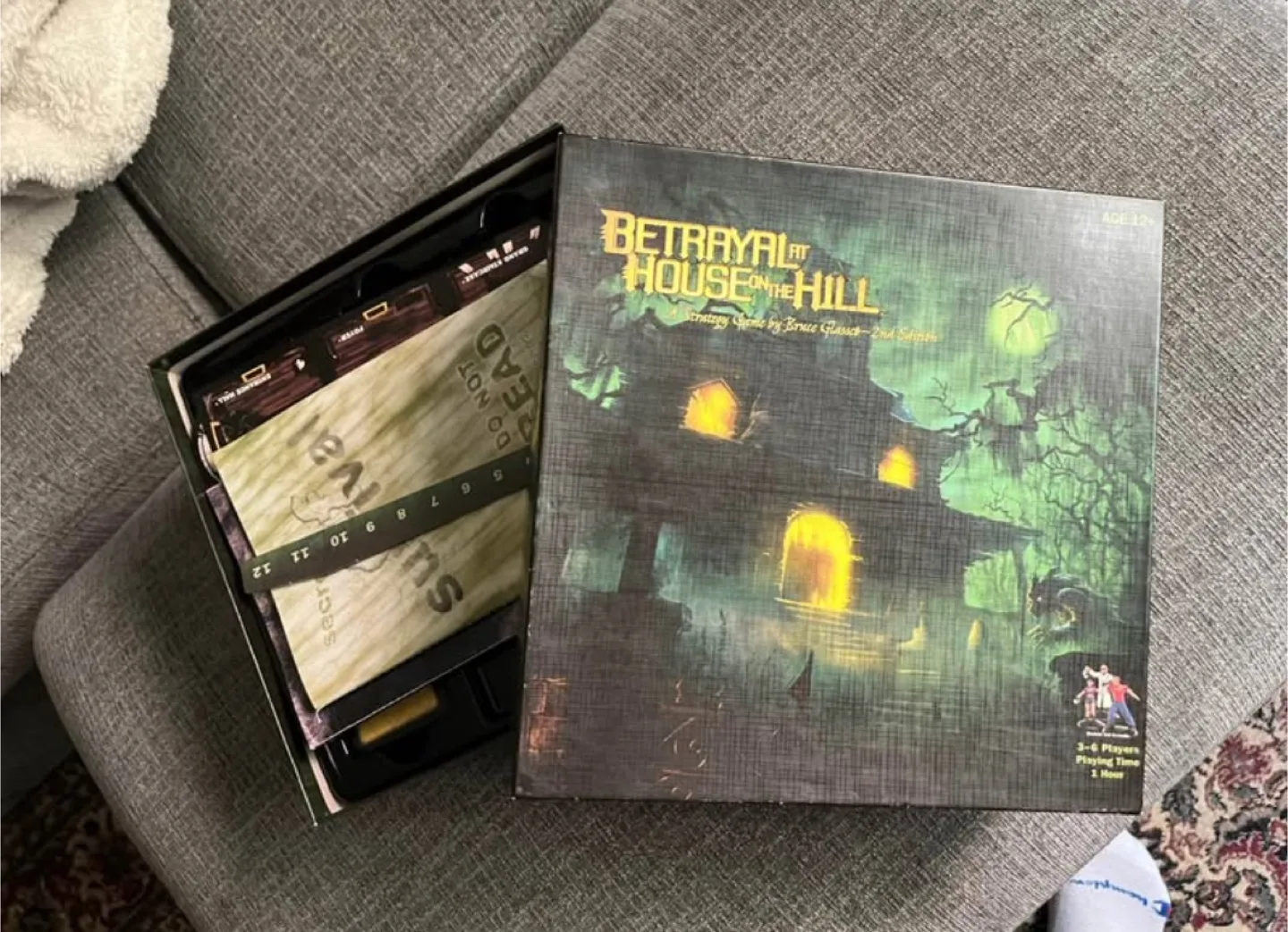 Betrayal at House on the Hill Board Game thumbnail