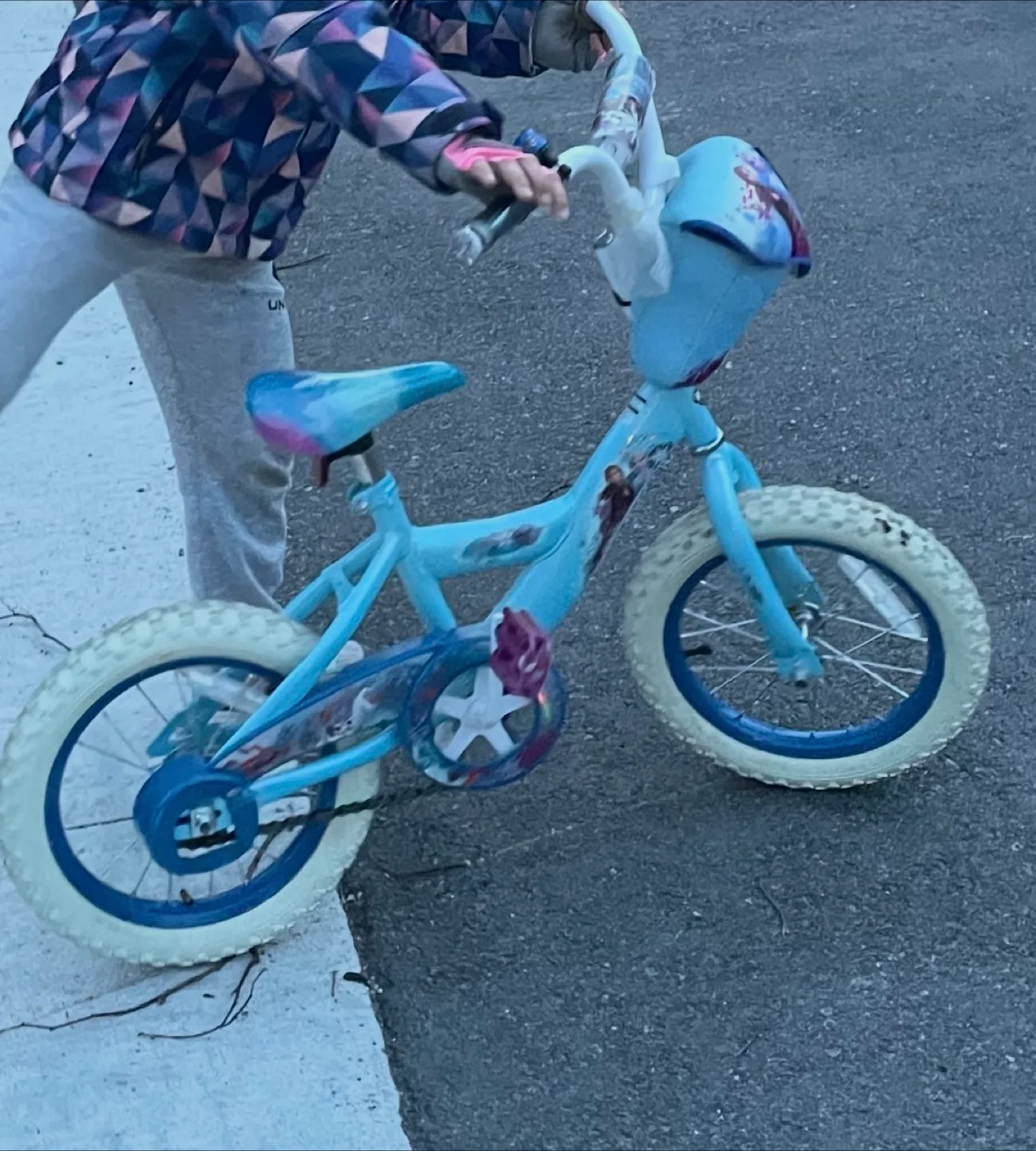 Disney Frozen Kids' Bike - Great Condition! thumbnail