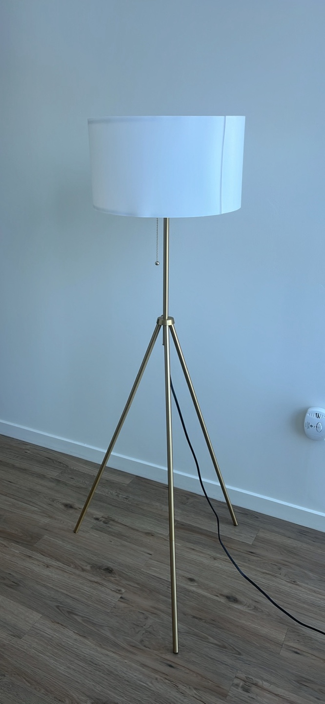Tripod lamp