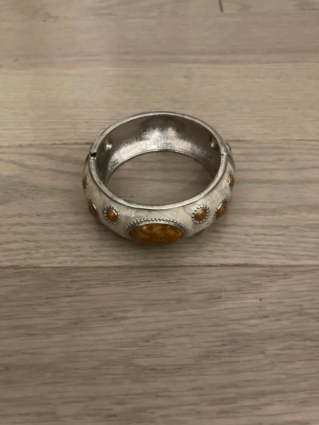 🇨🇦🍁Bangle Bracelet - White & Gold Tone thumbnail