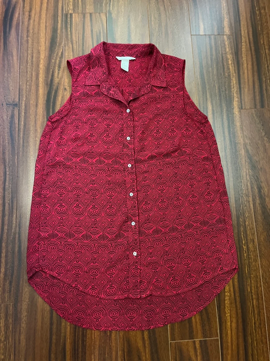 H&M women’s 6 sleeveless button up blouse, raspberry and black thumbnail