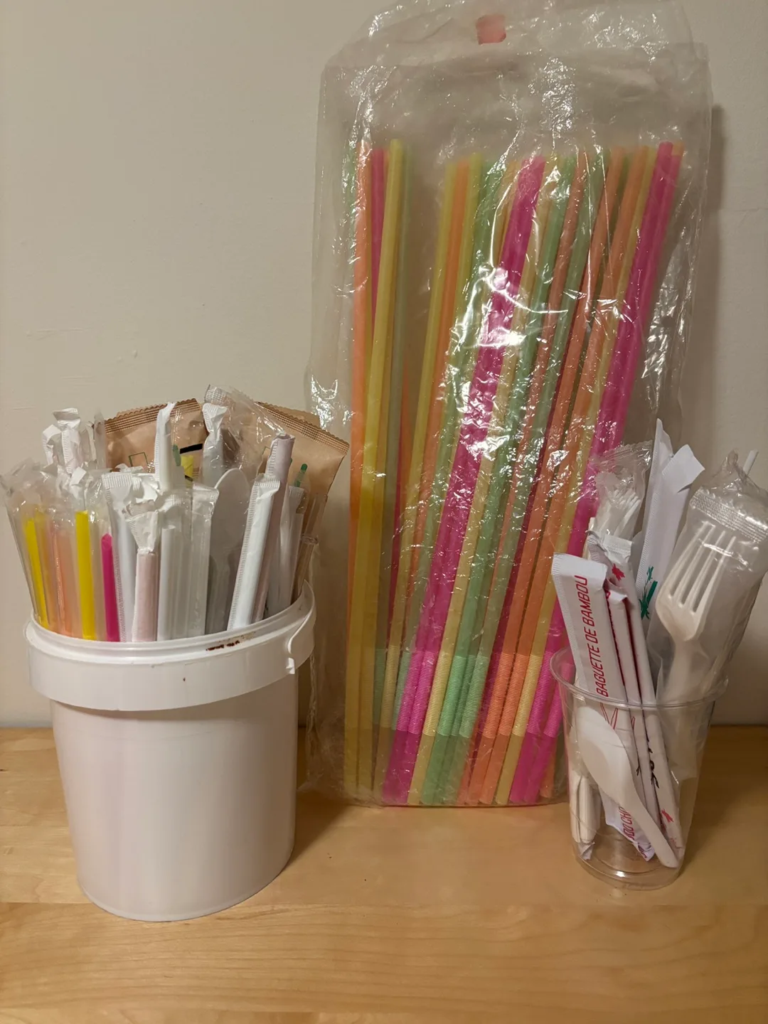 FREE Disposable Straws (Various Lengths) + Plastic Utensils 🇨🇦 thumbnail