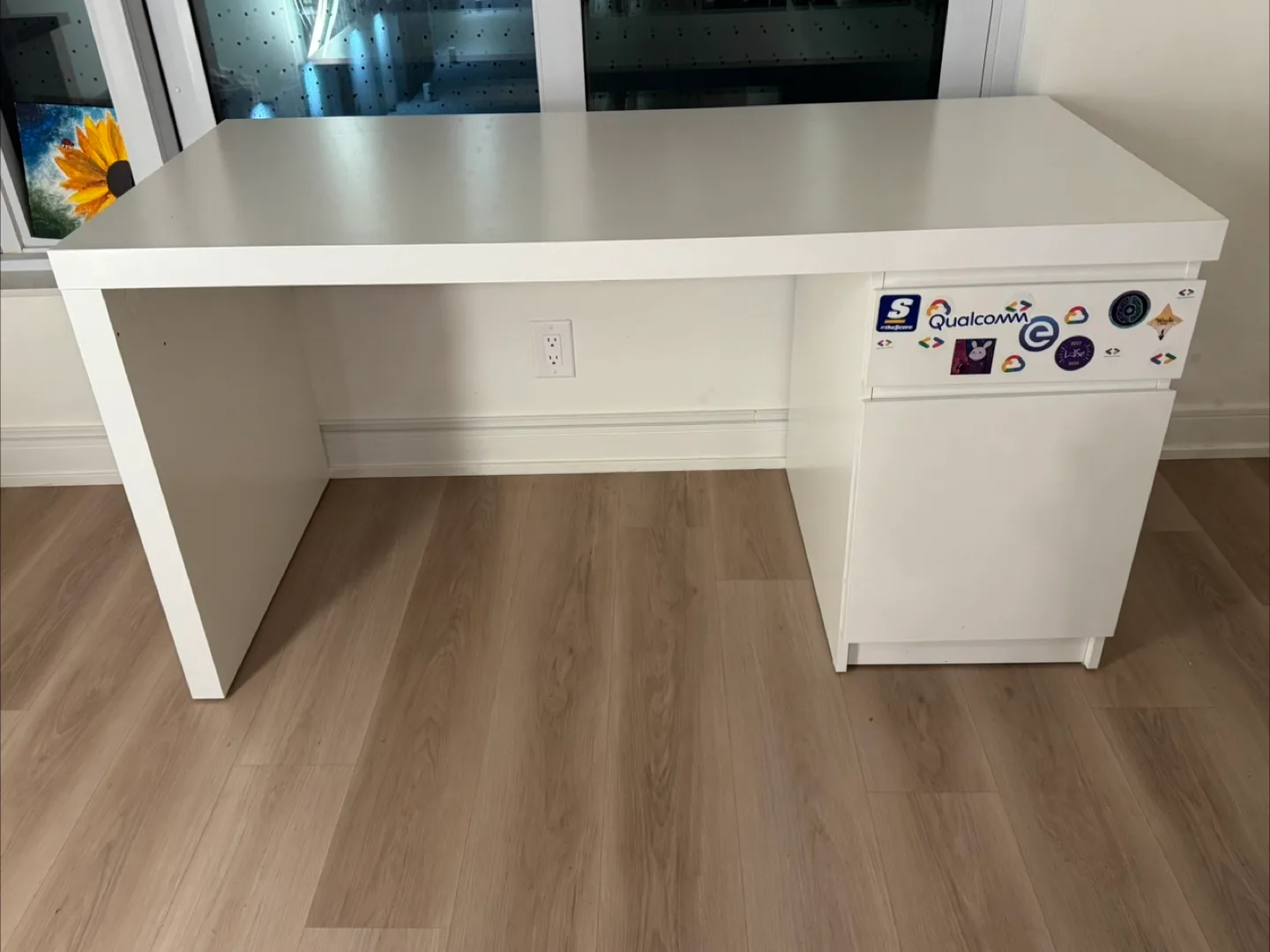 Ikea Malm White Desk thumbnail