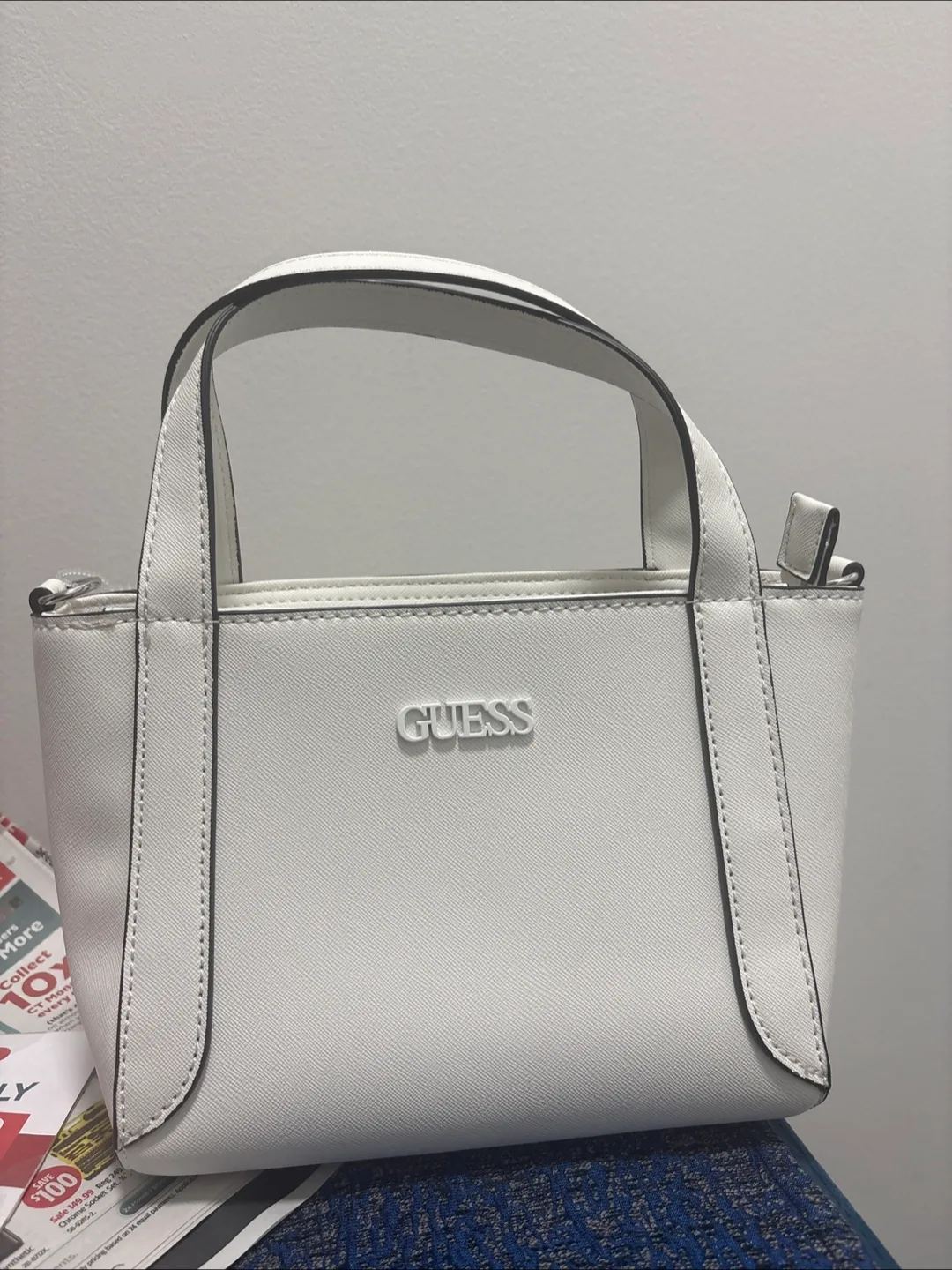 Guess White Tote Bag thumbnail