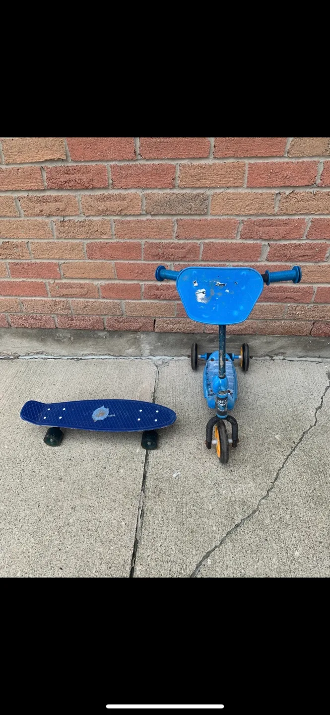 3-Wheel-Scooter and Skateboard Set thumbnail
