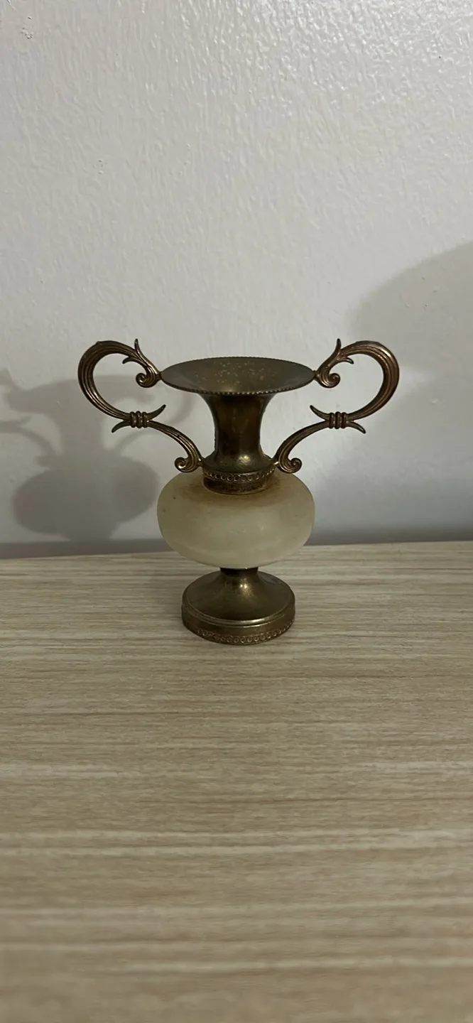 Vintage Trophy Vase thumbnail