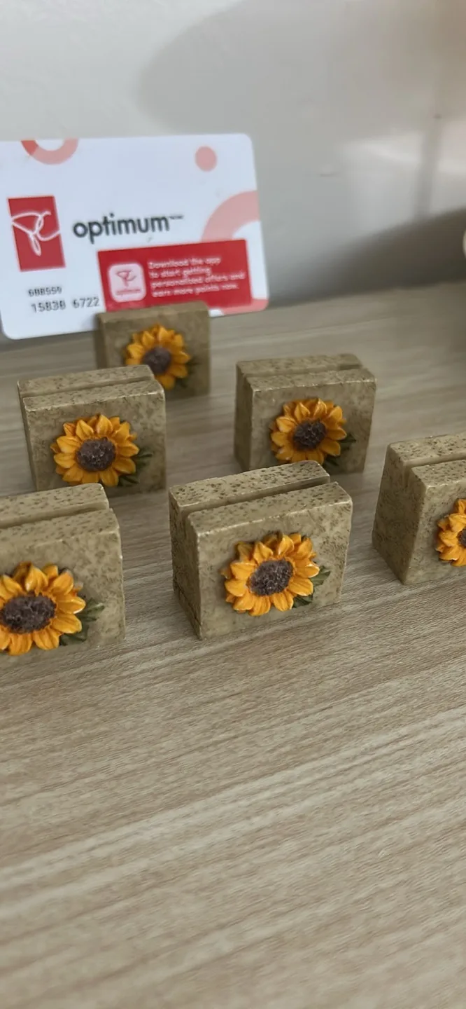 6 Card Holders thumbnail