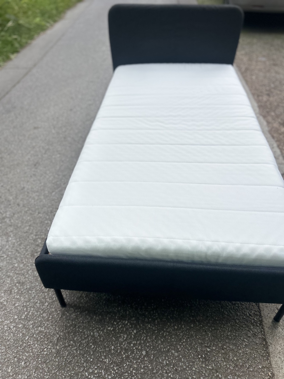 Twin Frame with Mattress - photo 3