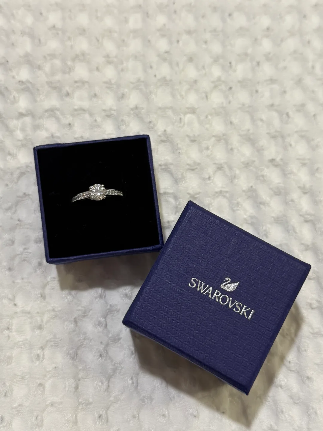 Swarovski Ring with Box image indicator(5)