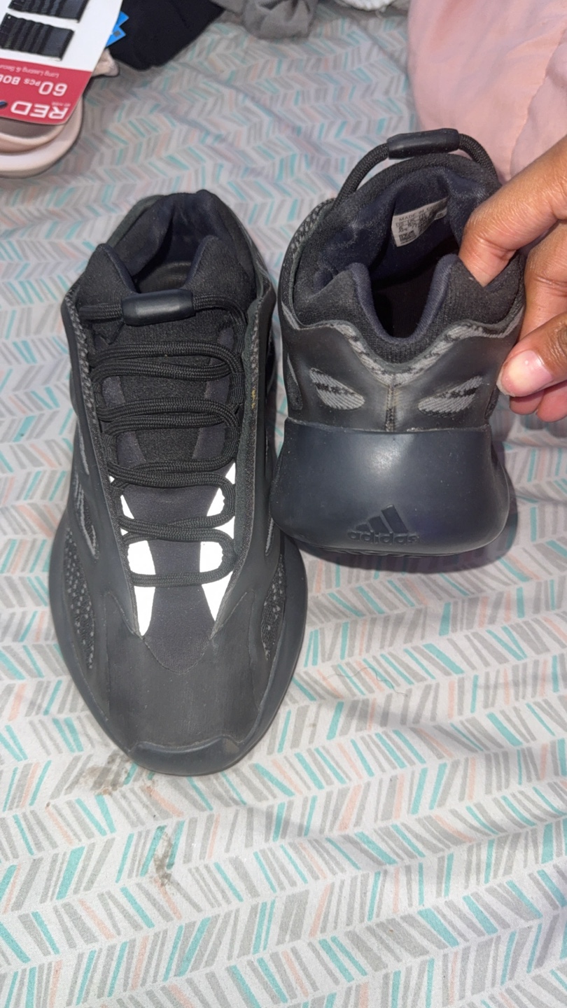 Adidas Yeezy 700 V3 Alvah Black - photo 2