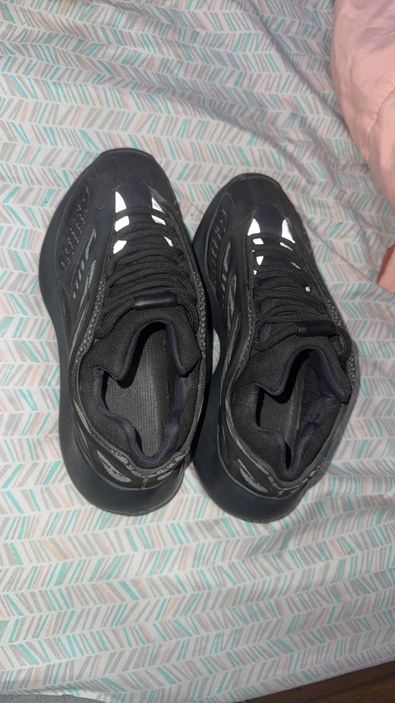 Adidas Yeezy 700 V3 Alvah Black - photo 3
