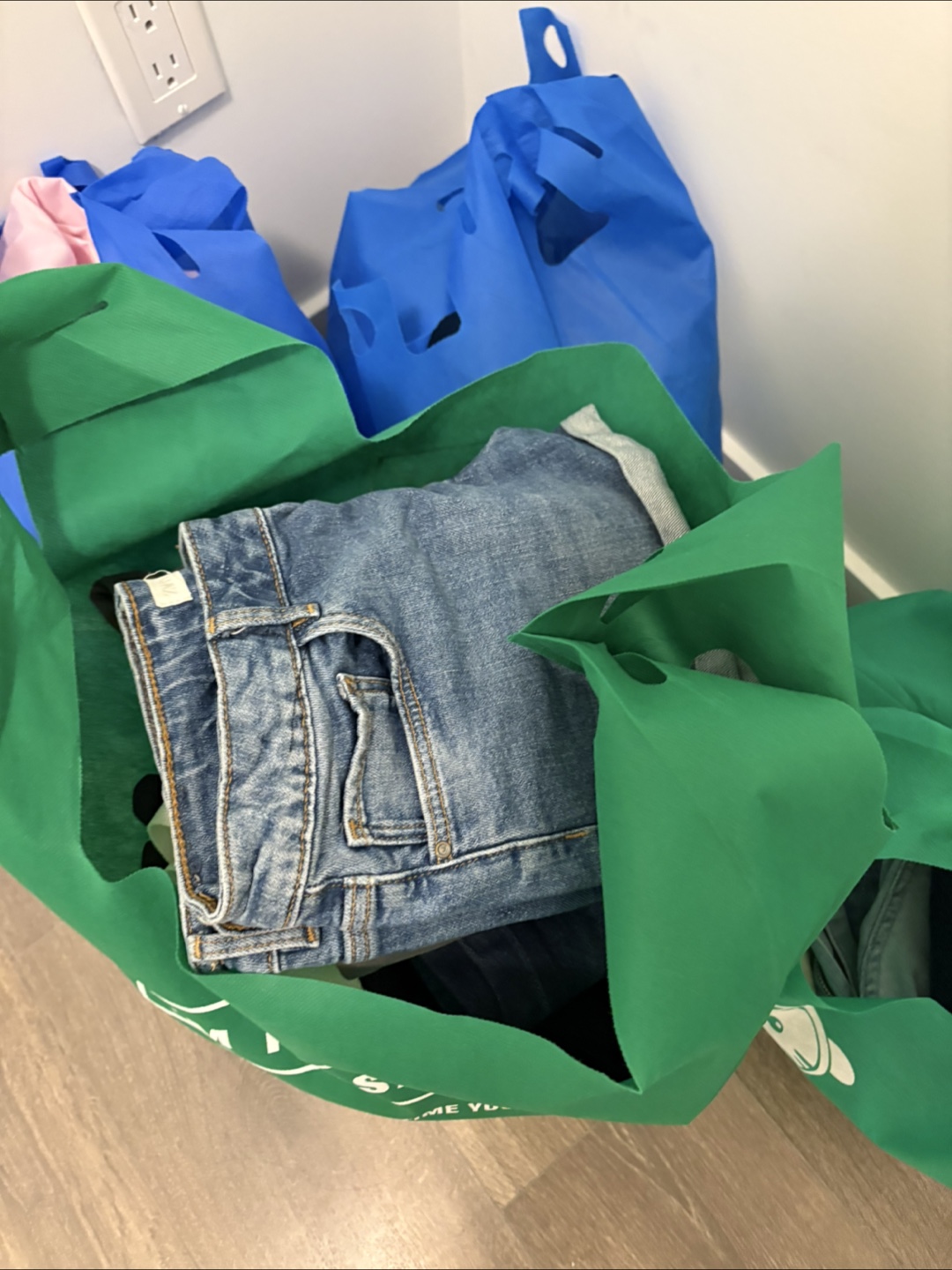 Free clothing and household items-size S