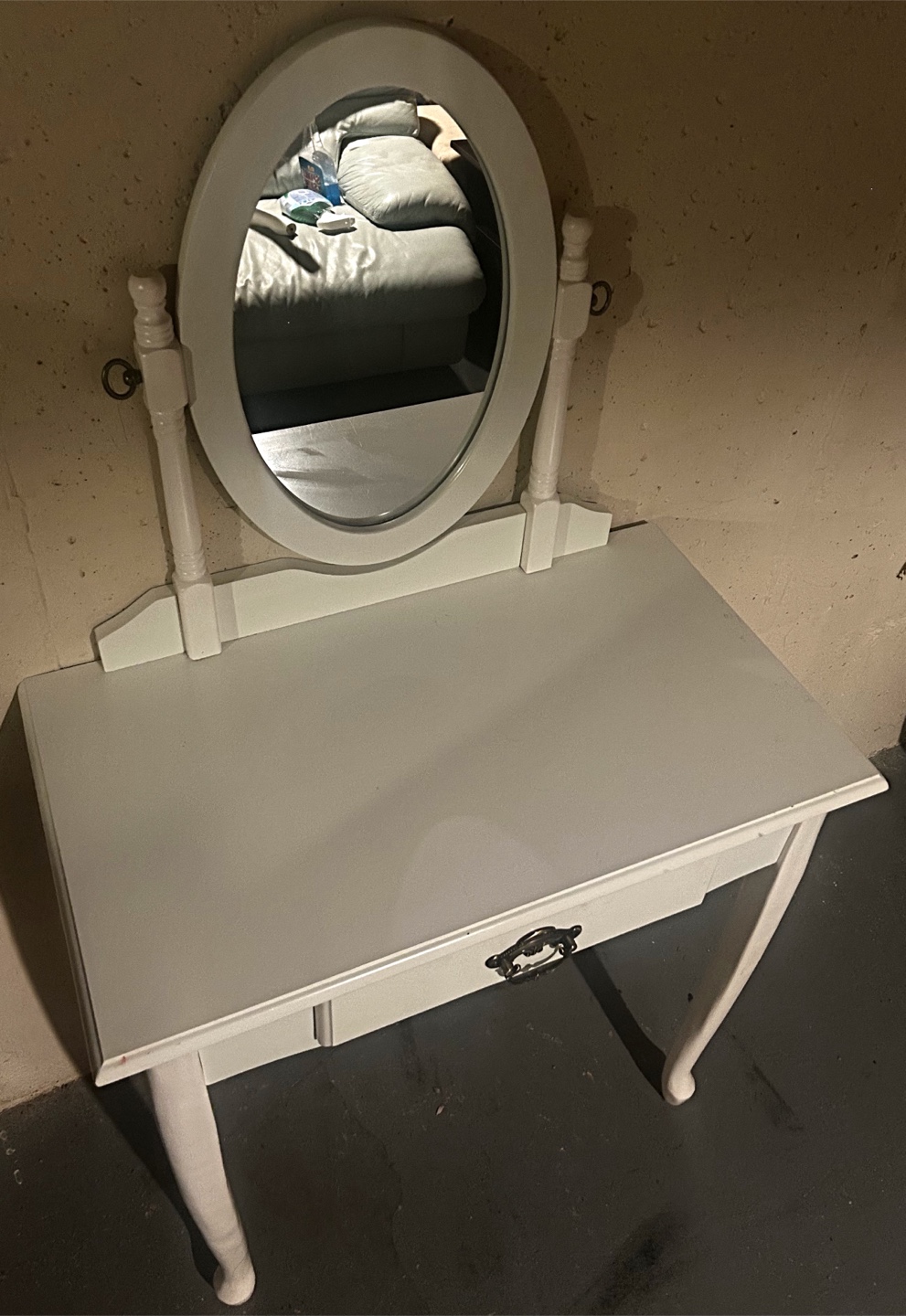 White Vanity Table with Mirror - photo 4