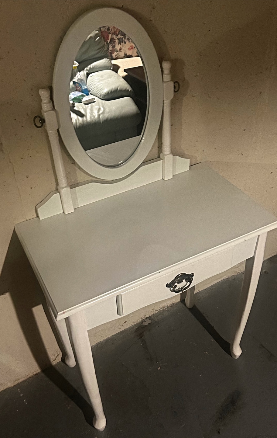 White Vanity Table with Mirror - photo 3