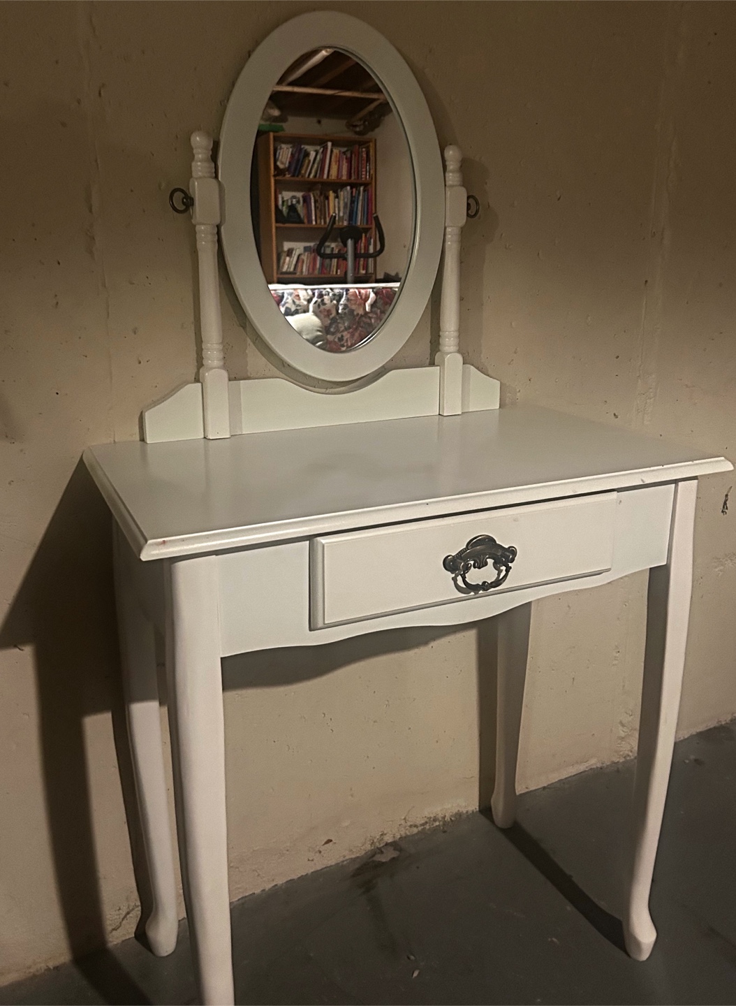 White Vanity Table with Mirror