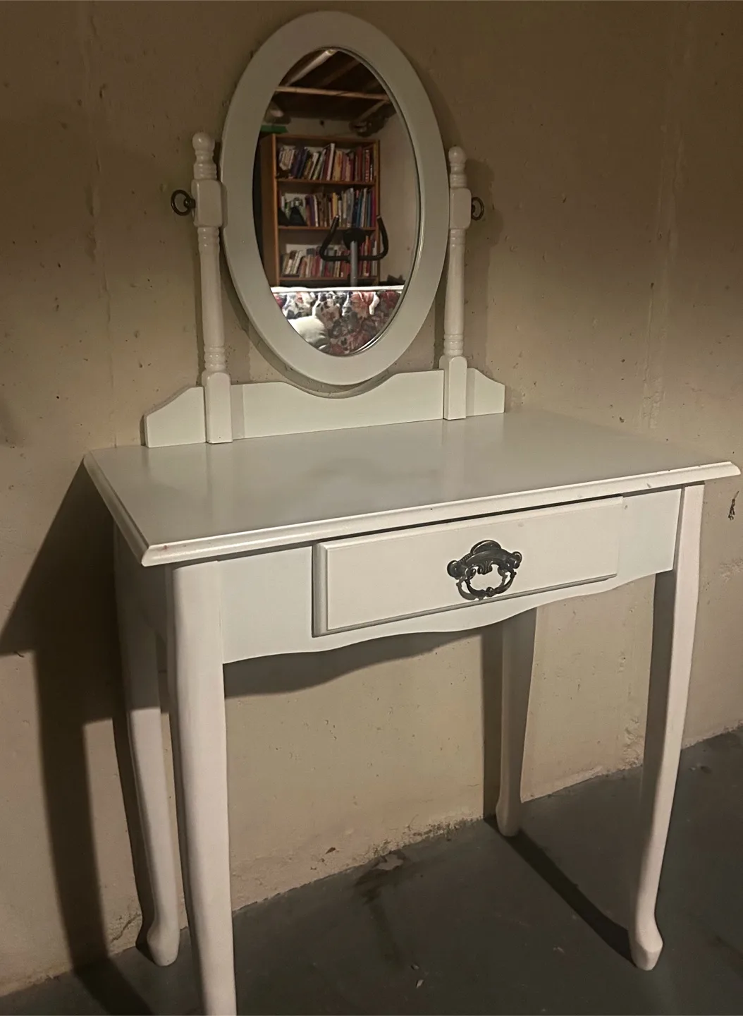 White Vanity Table with Mirror thumbnail