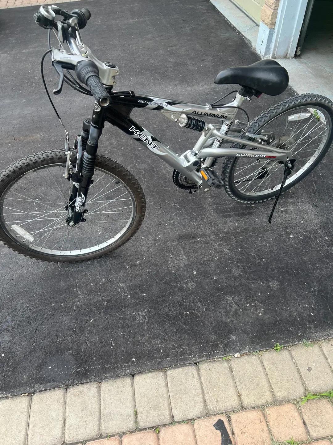 24 “Kent Silverton Aluminum Mountain Bike thumbnail