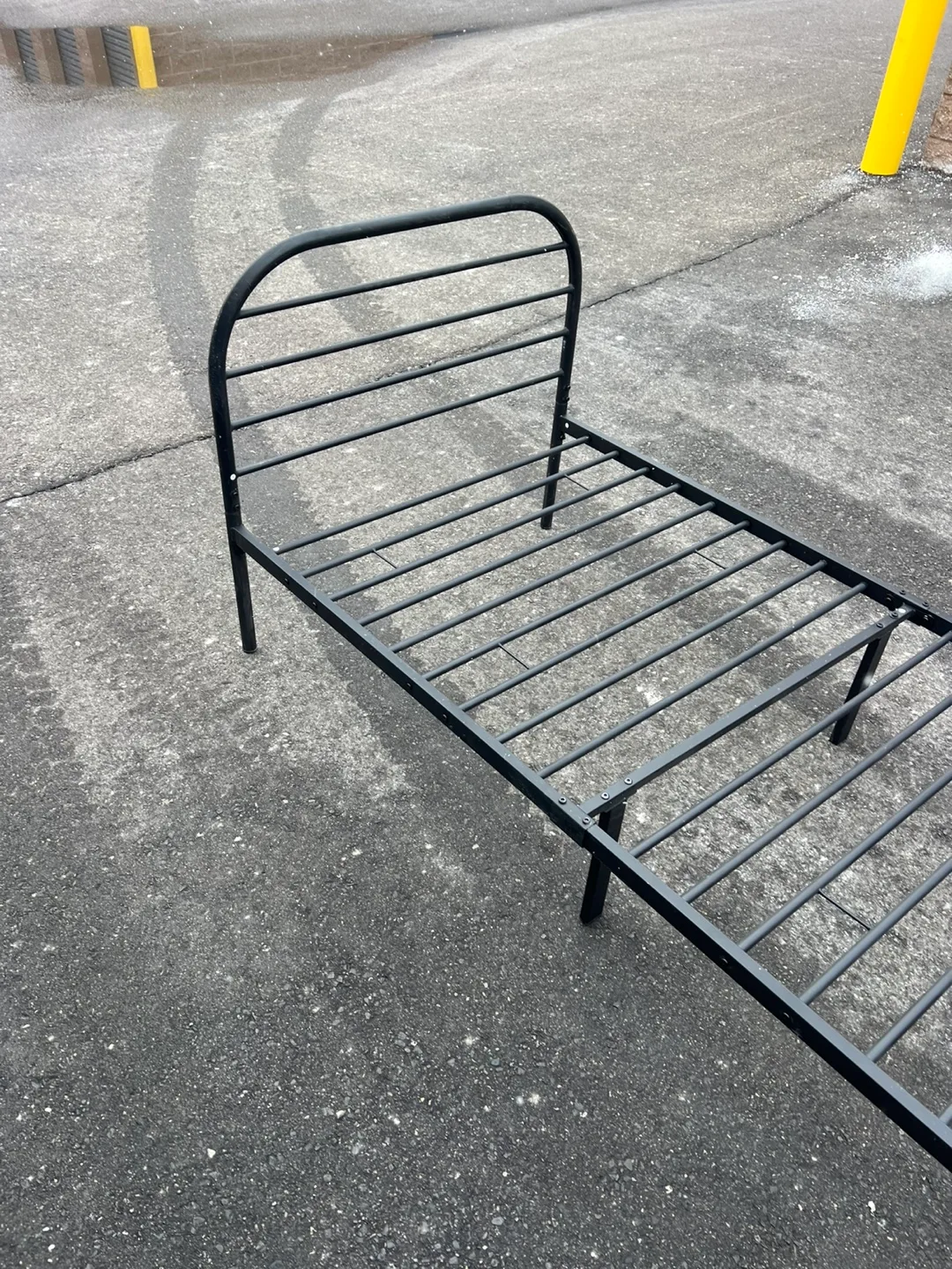 Used Black Metal Single Bed Frame thumbnail
