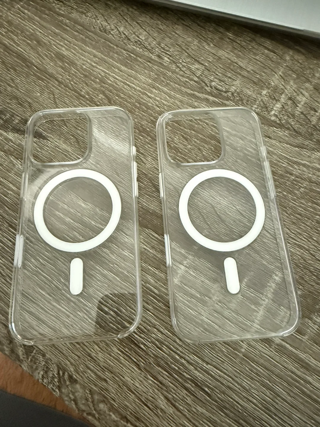 iPhone Cases: Spigen, Apple, MagSafe image indicator(4)