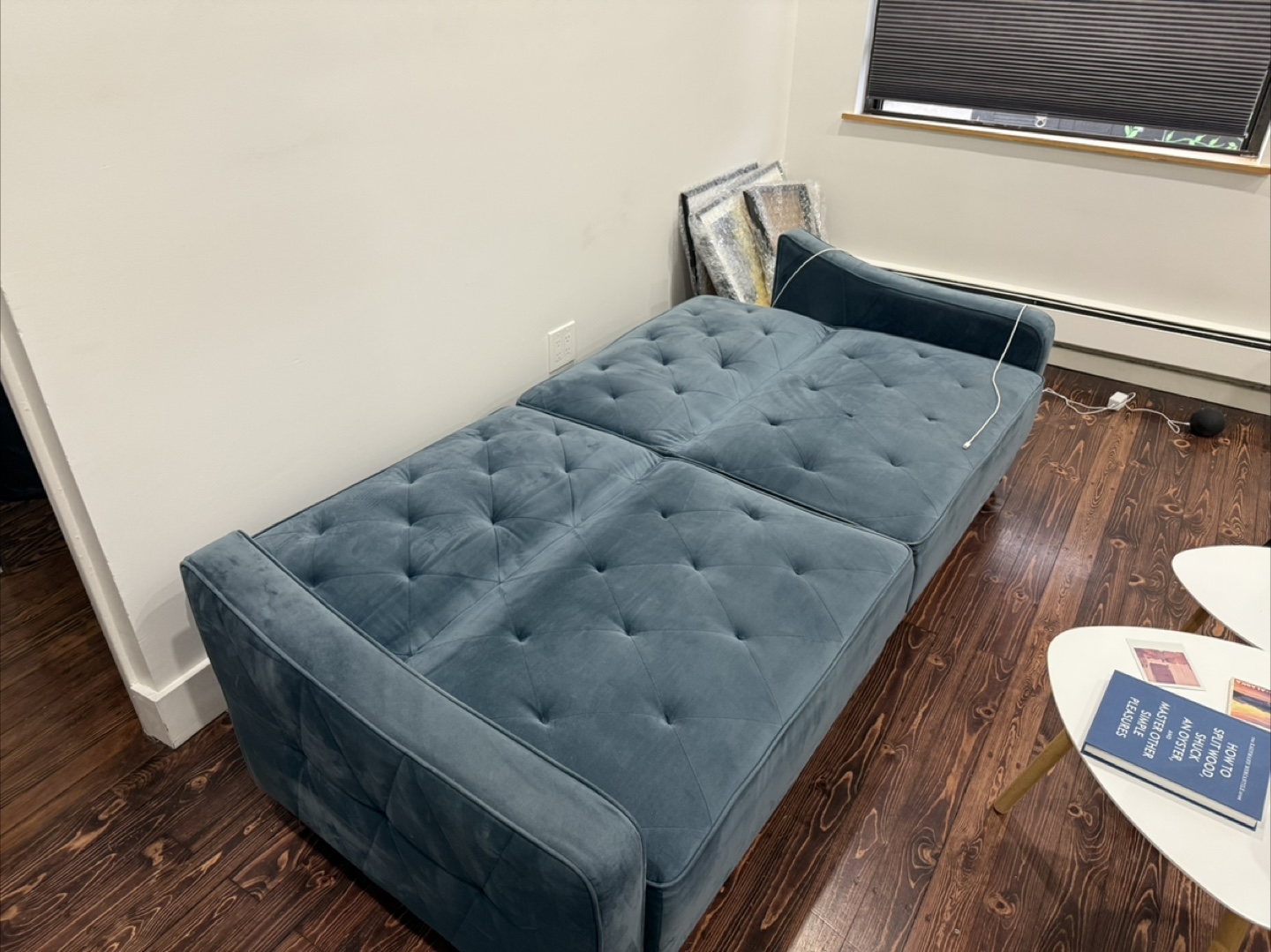 Vintage Twin 81.5'' Blue Velvet Convertible Sofa - photo 3