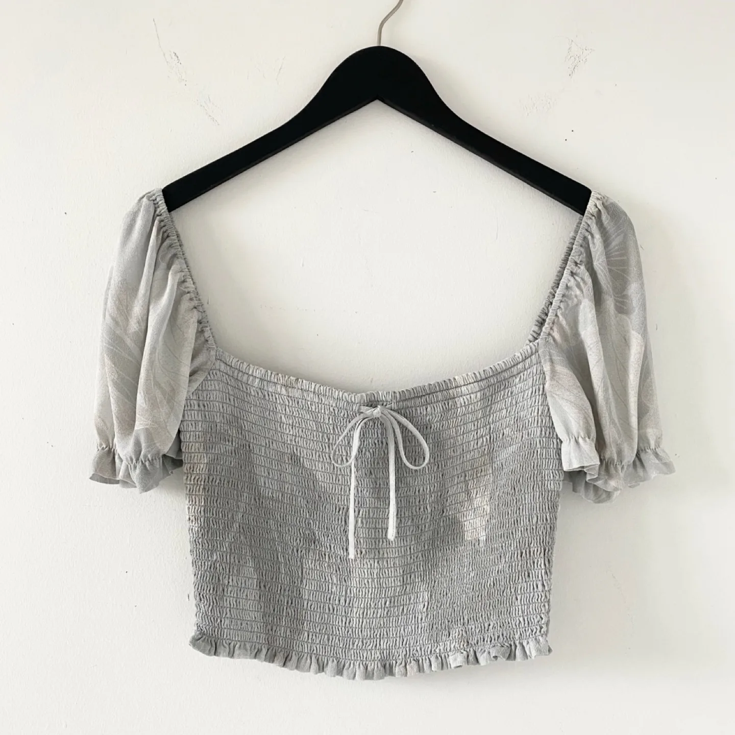 Aritzia Wilfred Smocked Blouse image indicator(3)