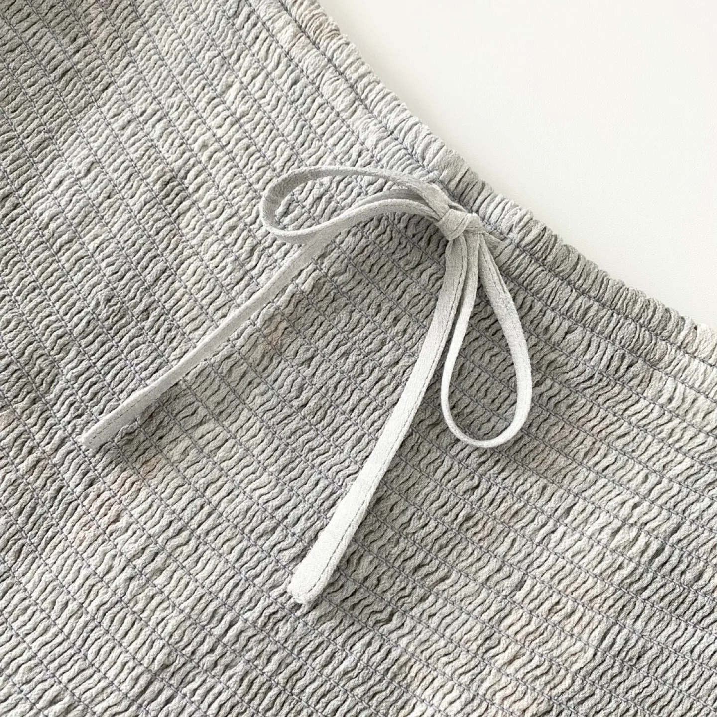 Aritzia Wilfred Smocked Blouse image indicator(6)