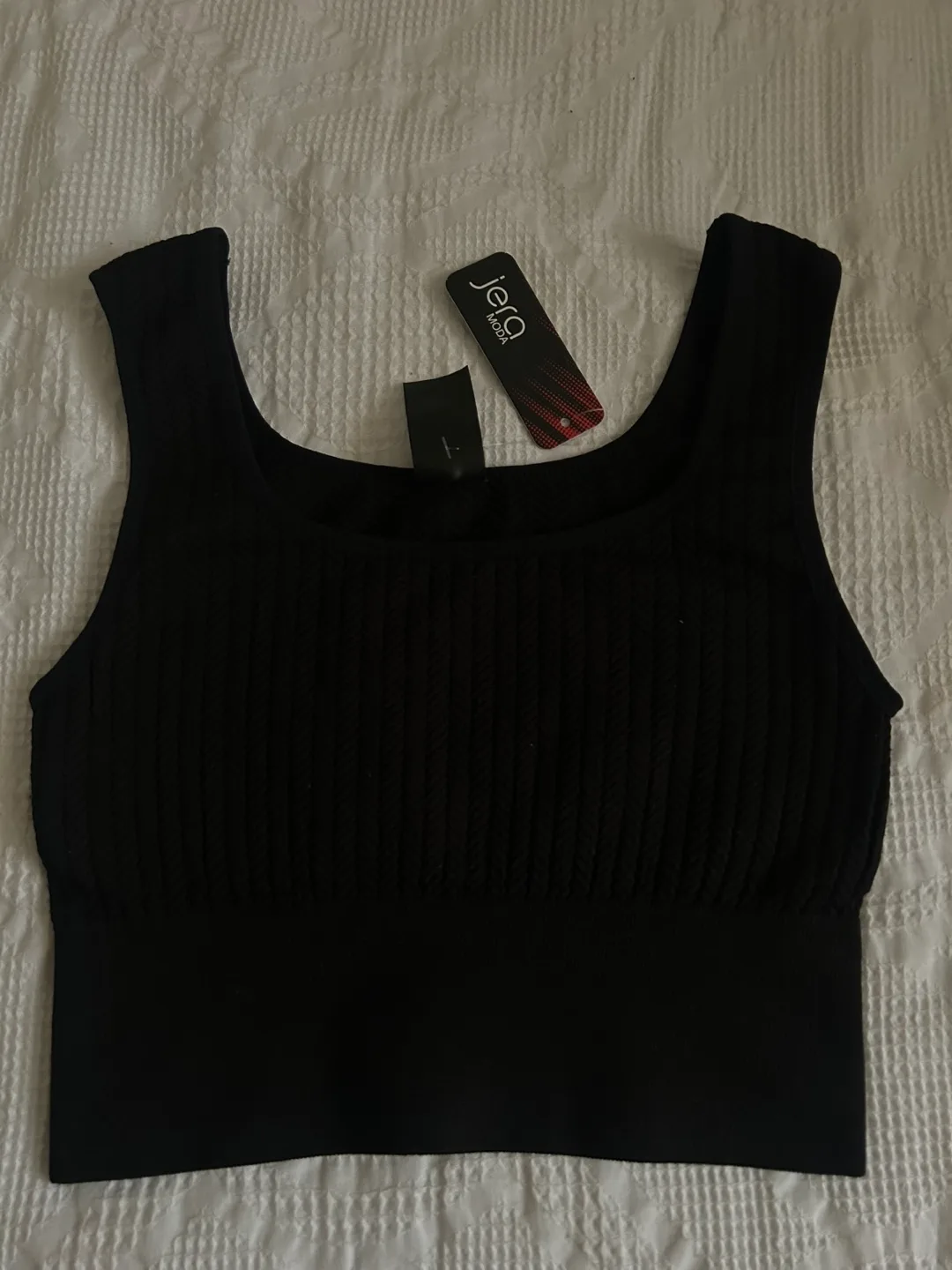 Jera Active Black Crop Top - New with Tags thumbnail