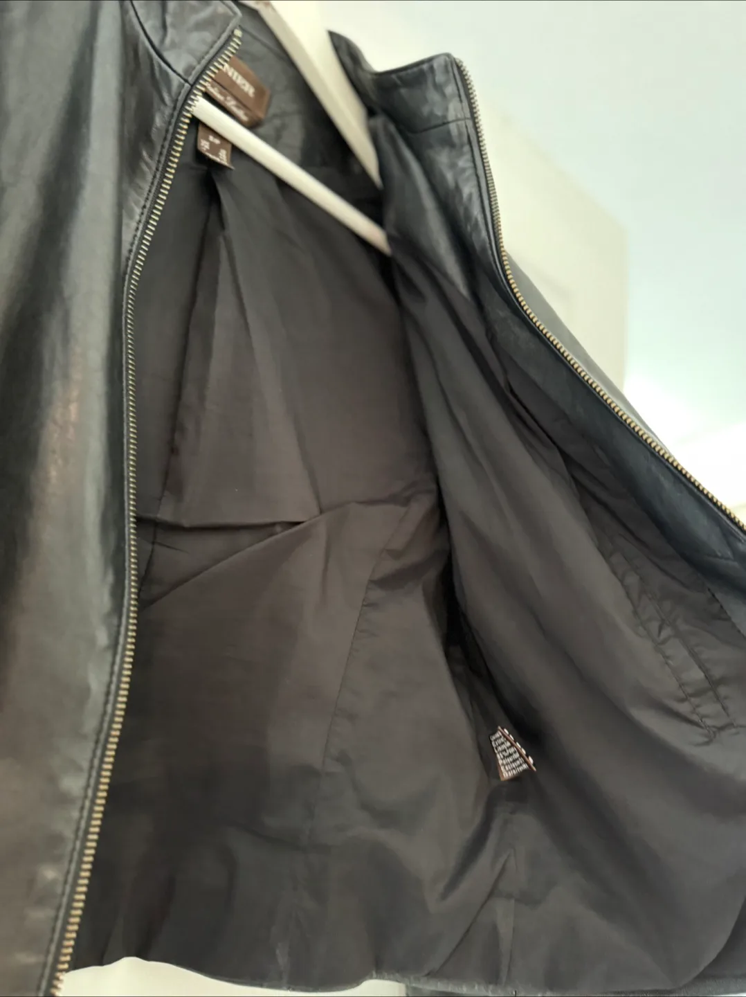 Danier Italian Leather Jacket - Size S image indicator(5)