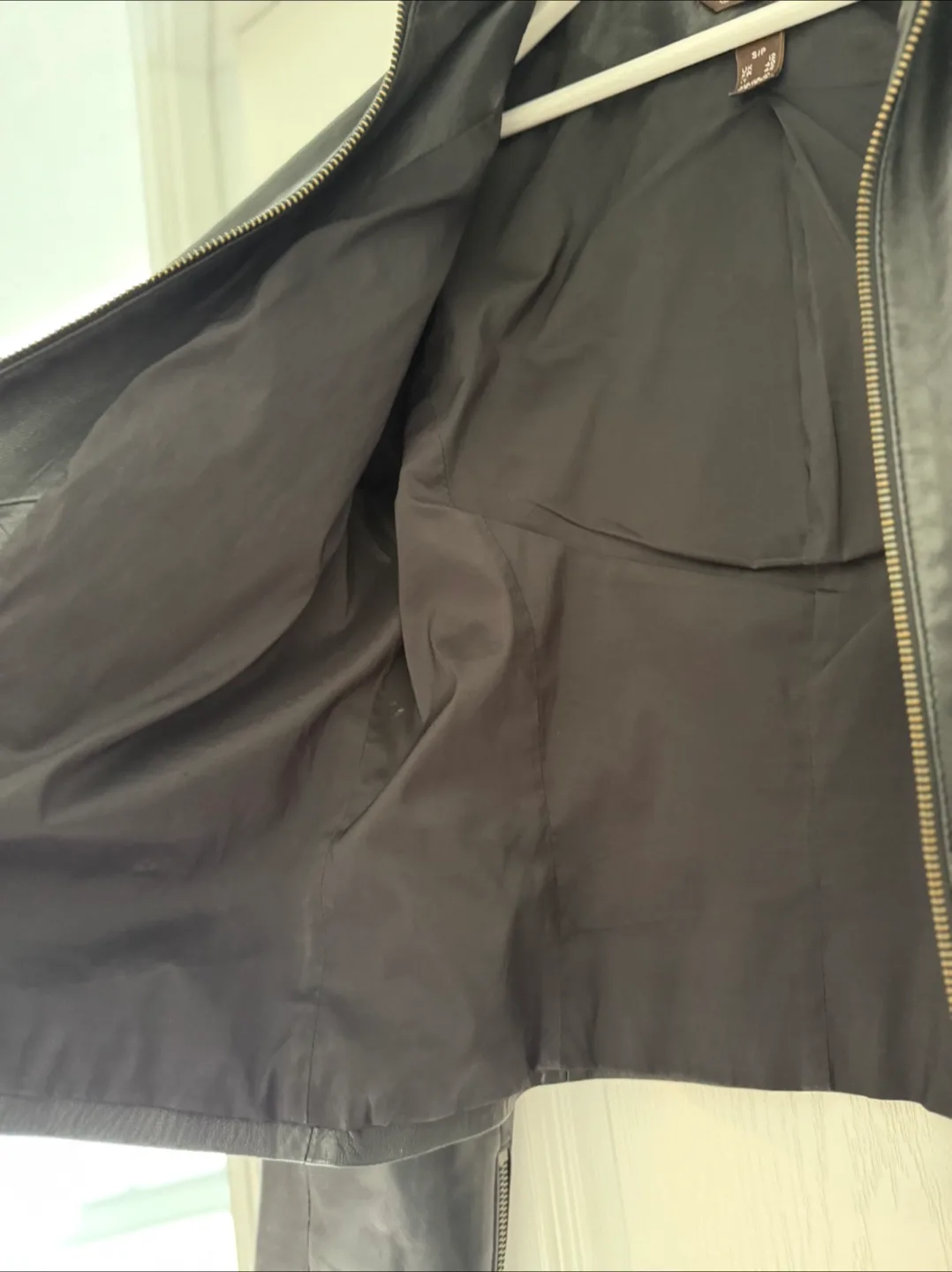 Danier Italian Leather Jacket - Size S image indicator(3)