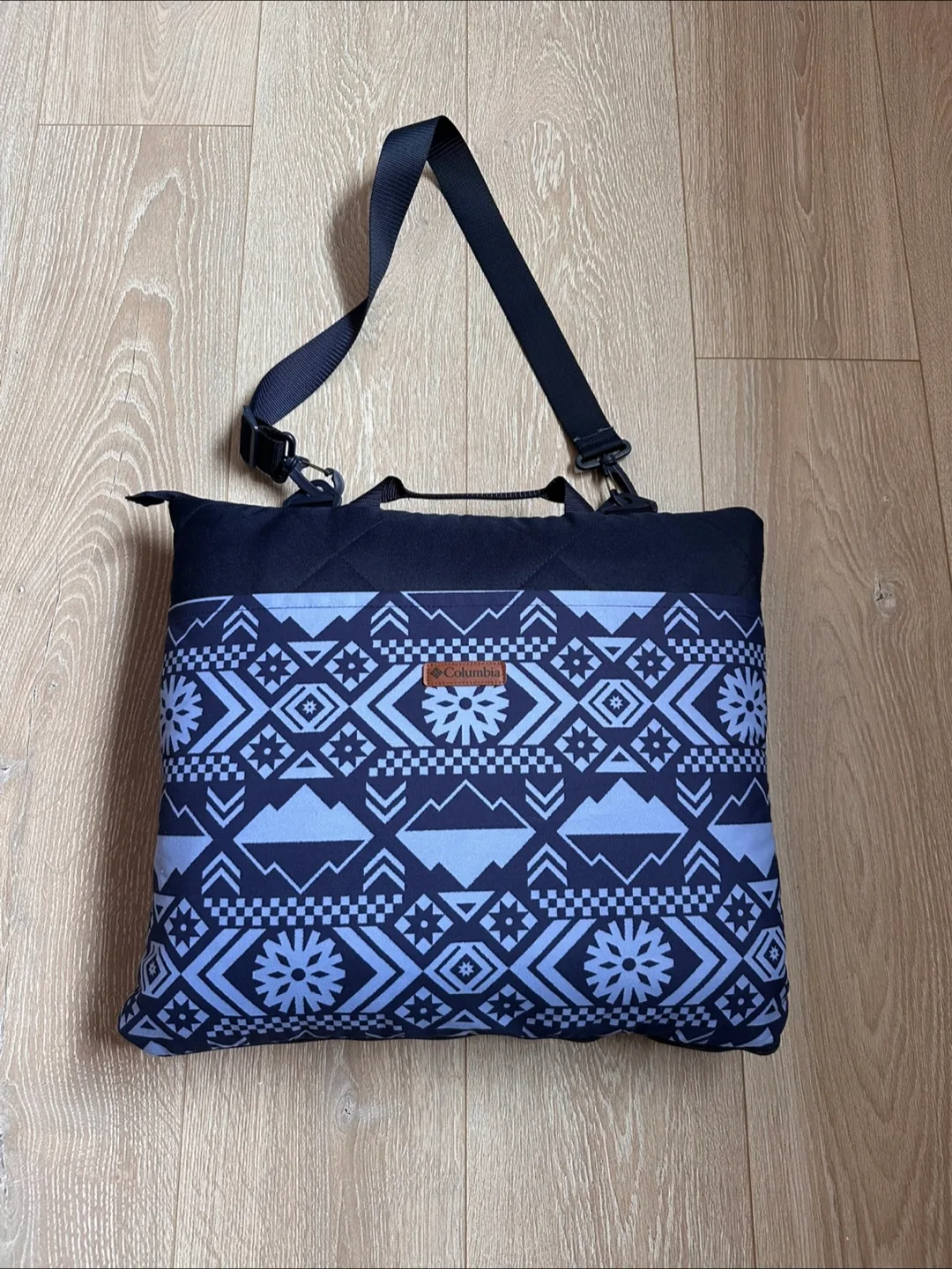Columbia Quilted Outdoor  Picnic Blanket thumbnail