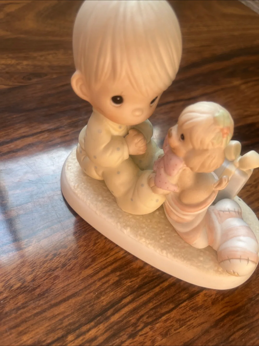 Precious Moments Figurine - The Greatest Gift is a Friend image indicator(6)