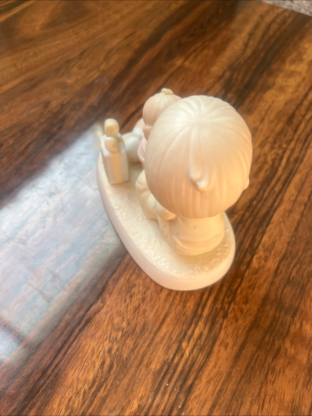 Precious Moments Figurine - The Greatest Gift is a Friend image indicator(5)