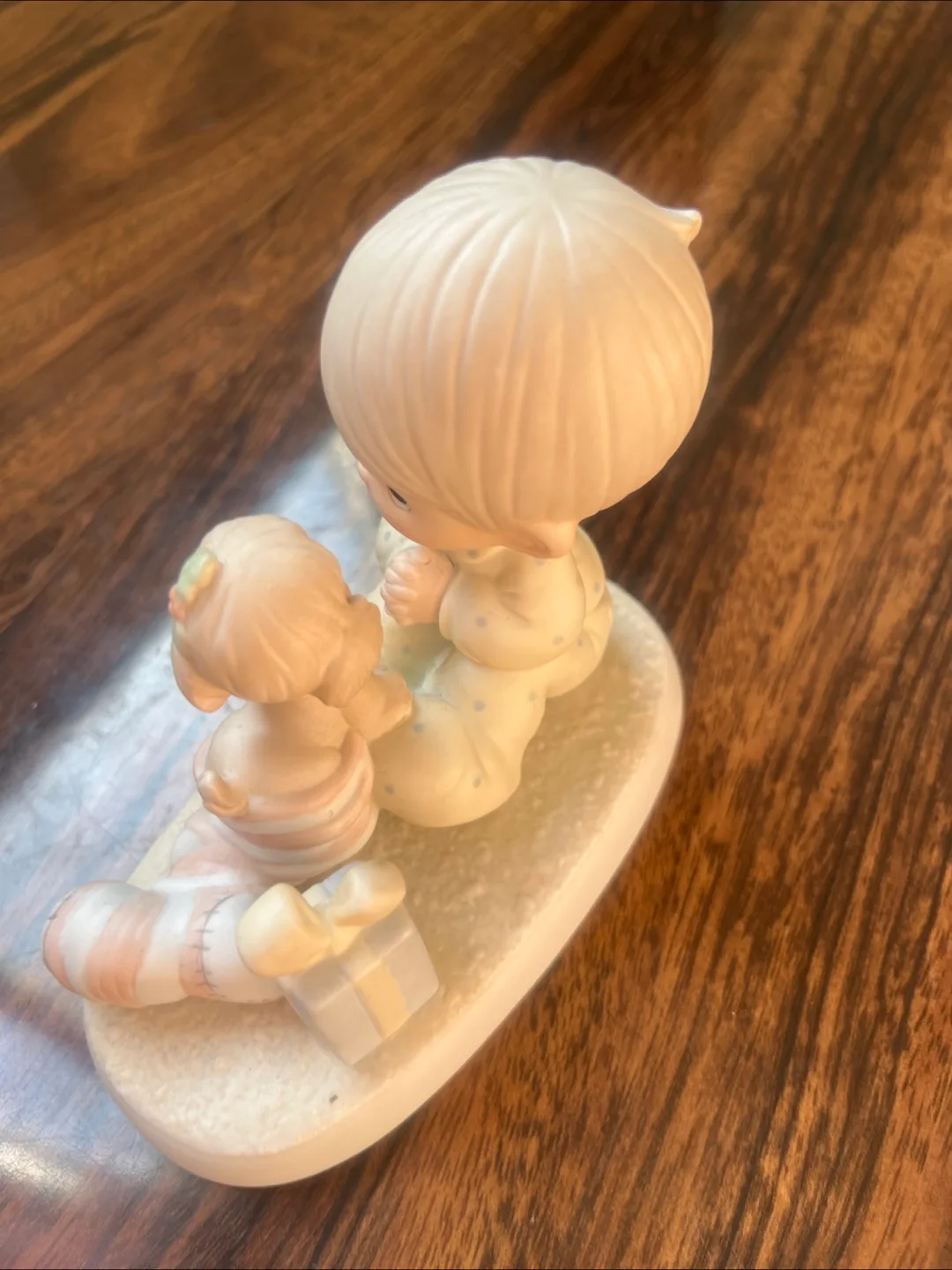 Precious Moments Figurine - The Greatest Gift is a Friend image indicator(4)