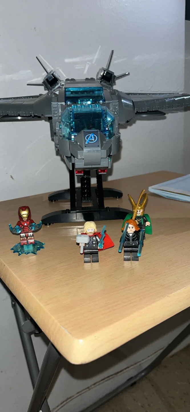 LEGO Marvel Avengers Quinjet 76248 thumbnail
