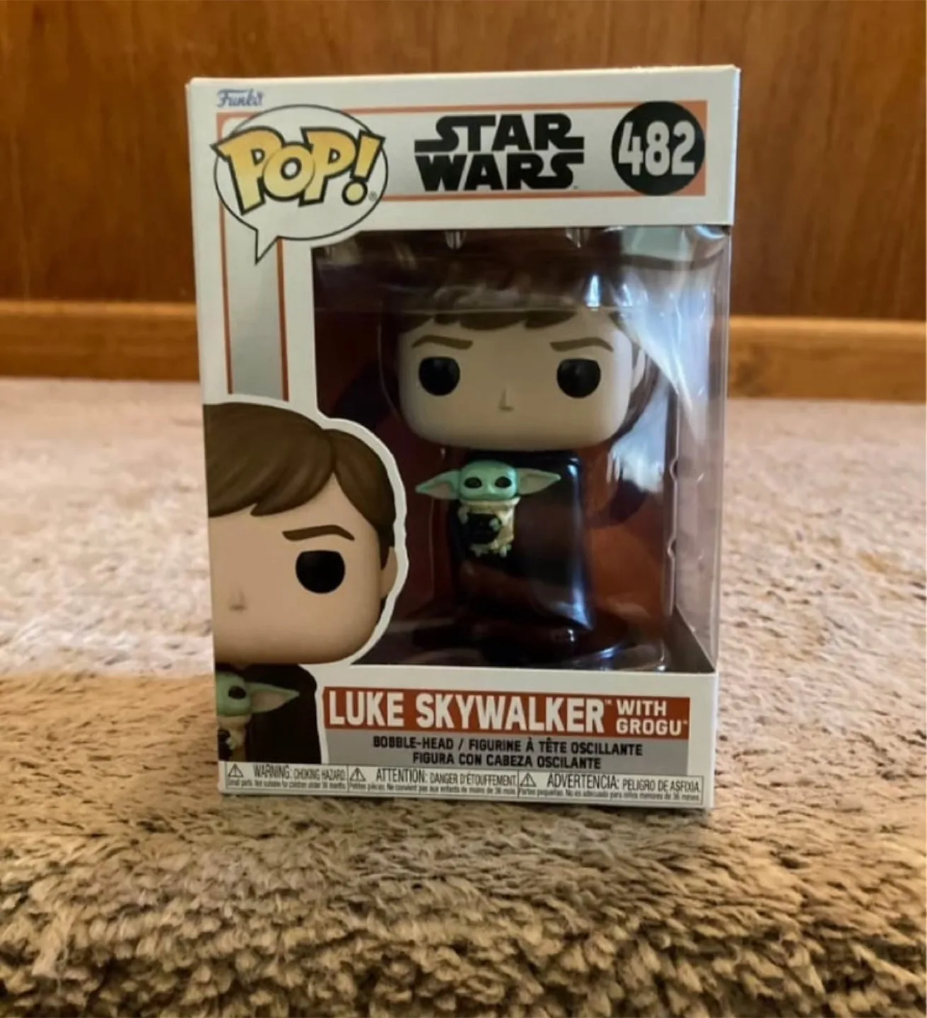 Funko Pop! Star Wars Luke Skywalker with Grogu #482 thumbnail