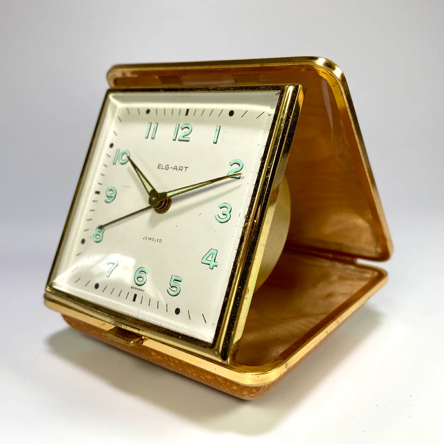 Vintage Wind-Up Travel Alarm Clock thumbnail