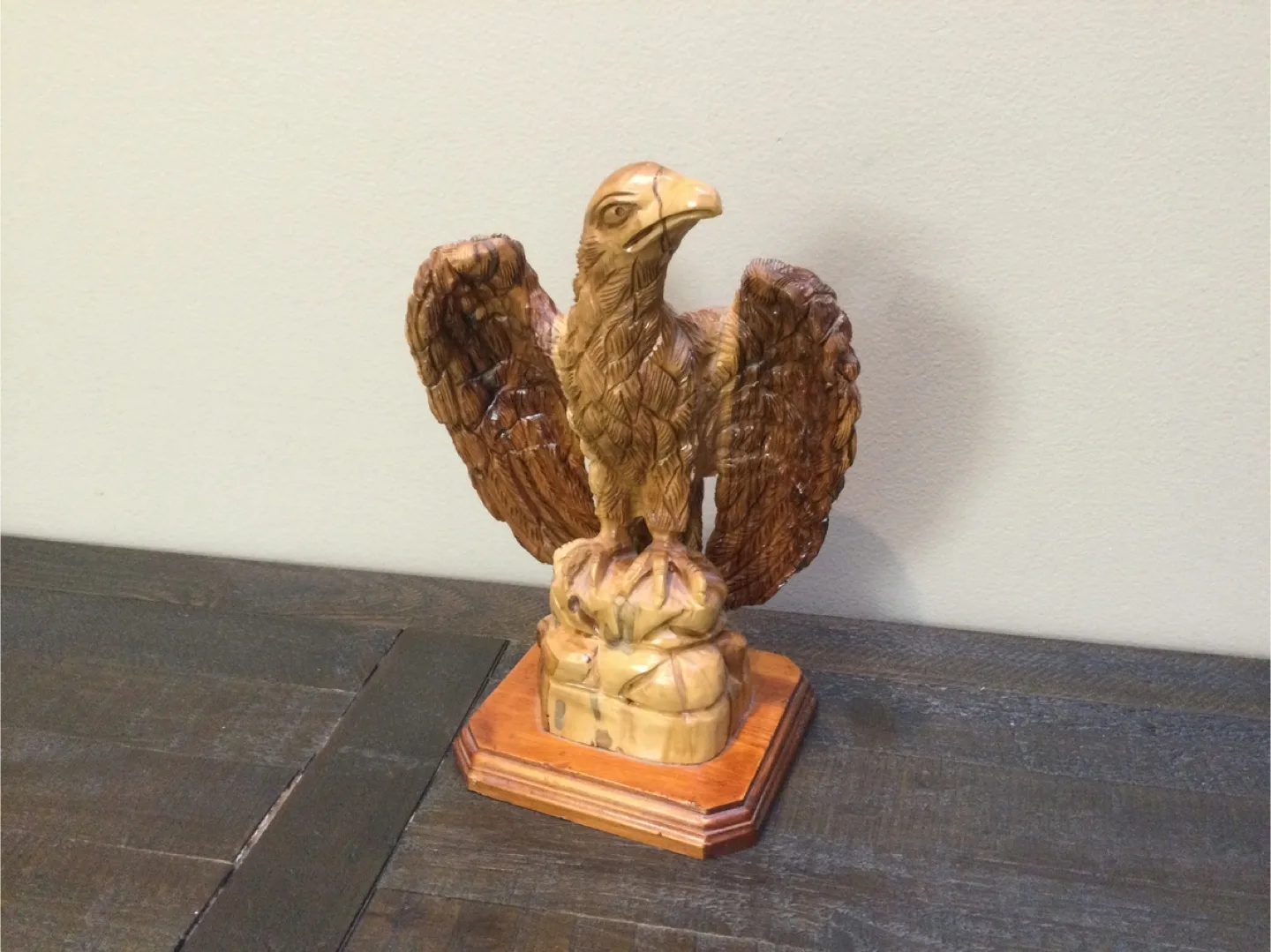 🇨🇦Hand-Carved Wooden Eagle Statue thumbnail
