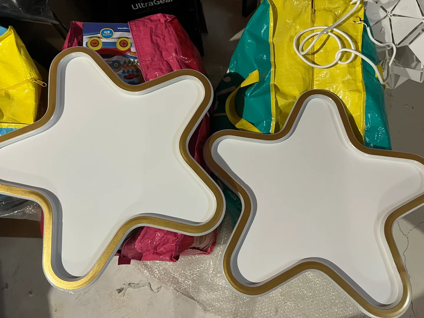 Star-shaped Ceiling Light Fixture thumbnail