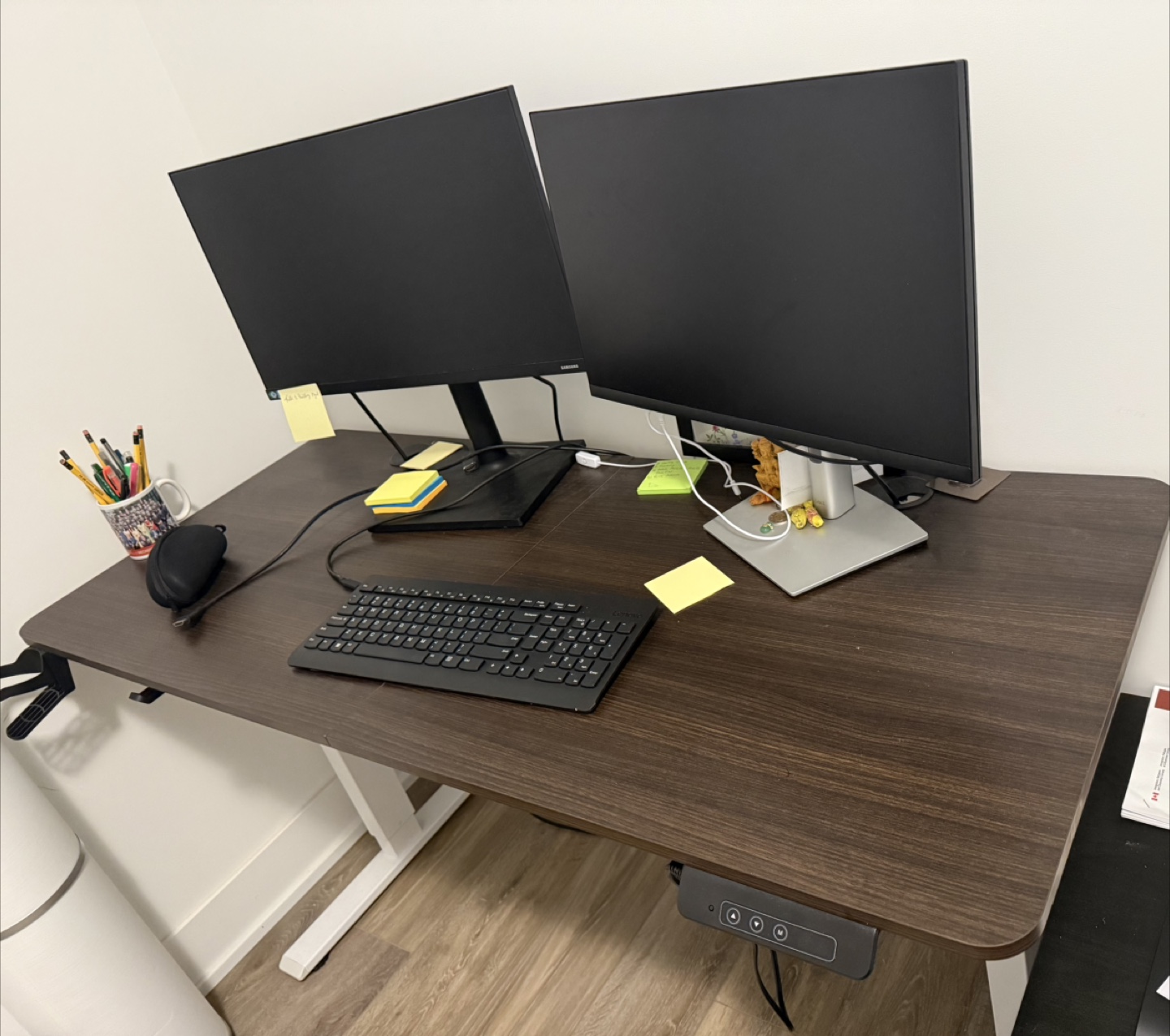 Electric Standing Desk - Dark Wood - photo 4