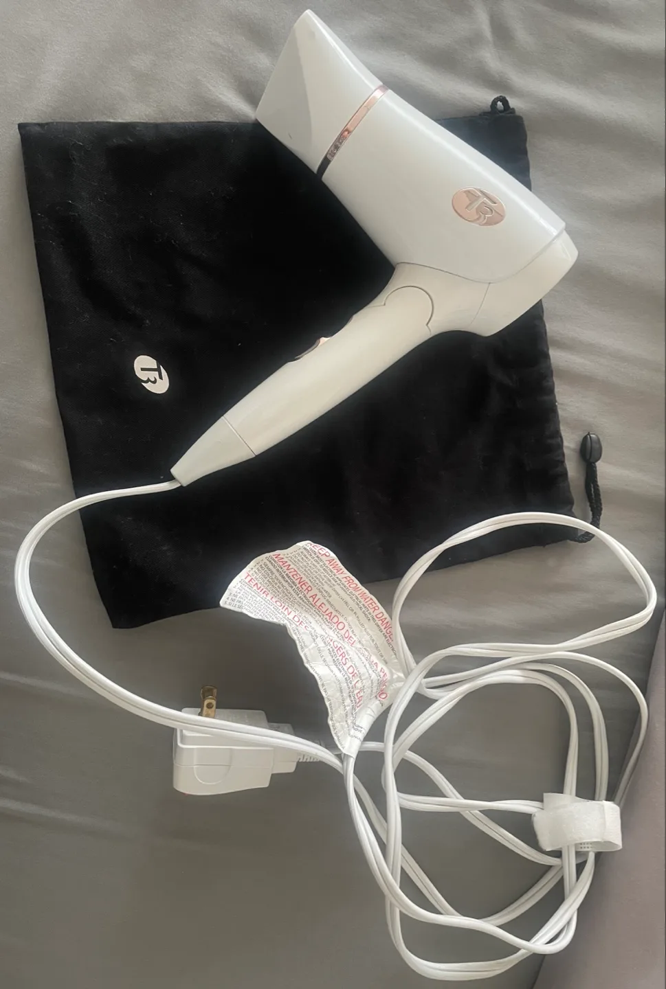T3 Featherweight Compact Folding Hair Dryer with dual voltage thumbnail