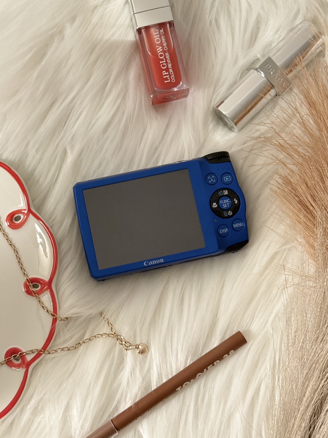 Canon PowerShot A3300 IS - photo 2