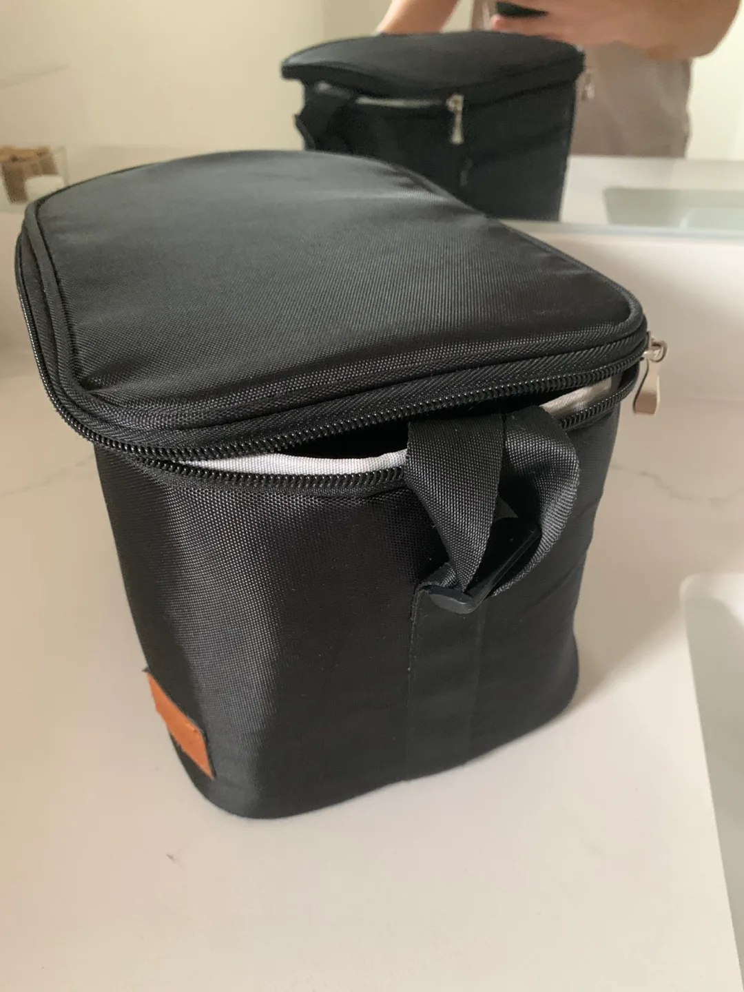 Aosbos Black Insulated Lunch Bag image indicator(3)