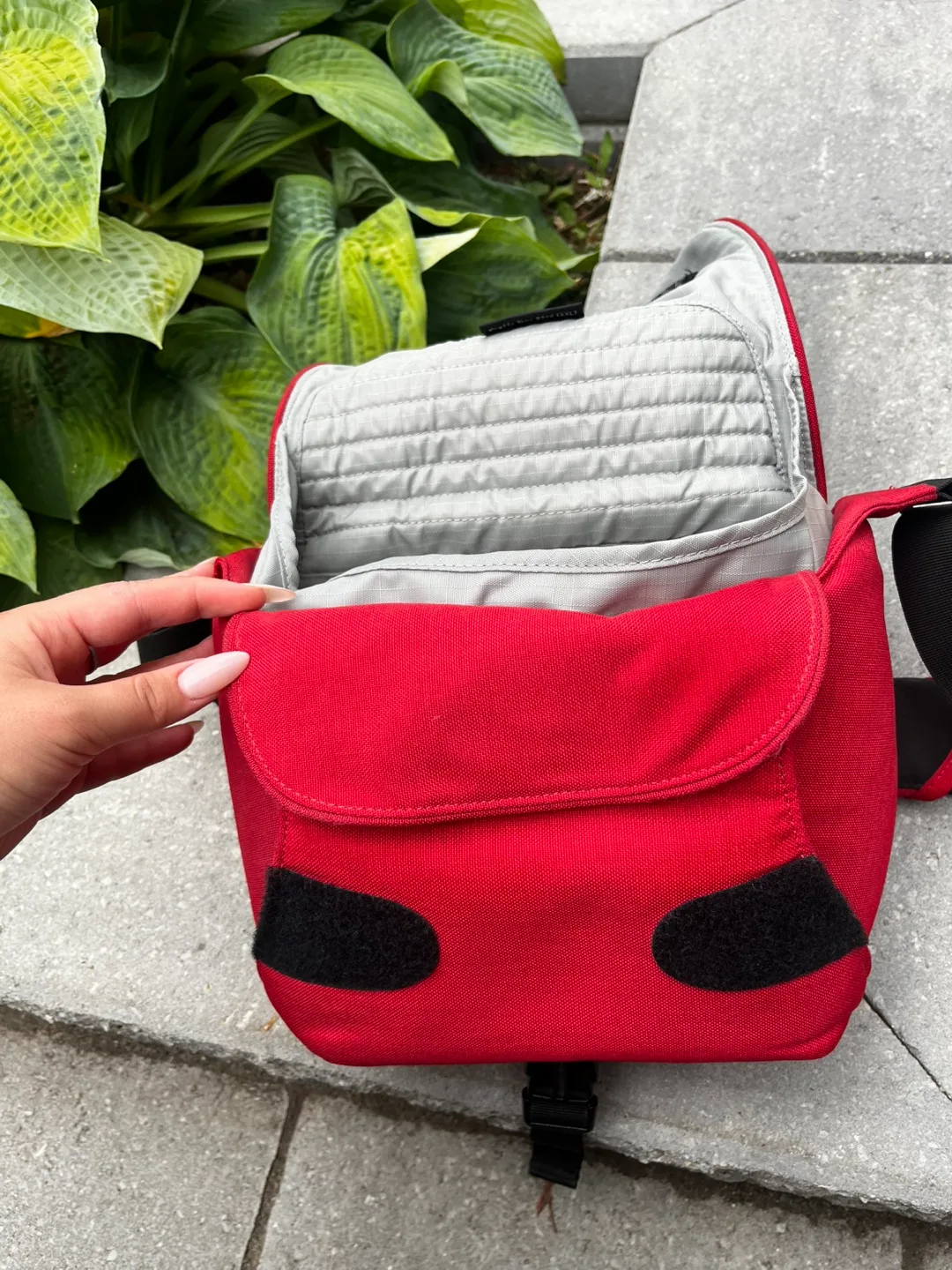 Crumpler Pretty Boy 5500 Camera Bag - Red image indicator(7)