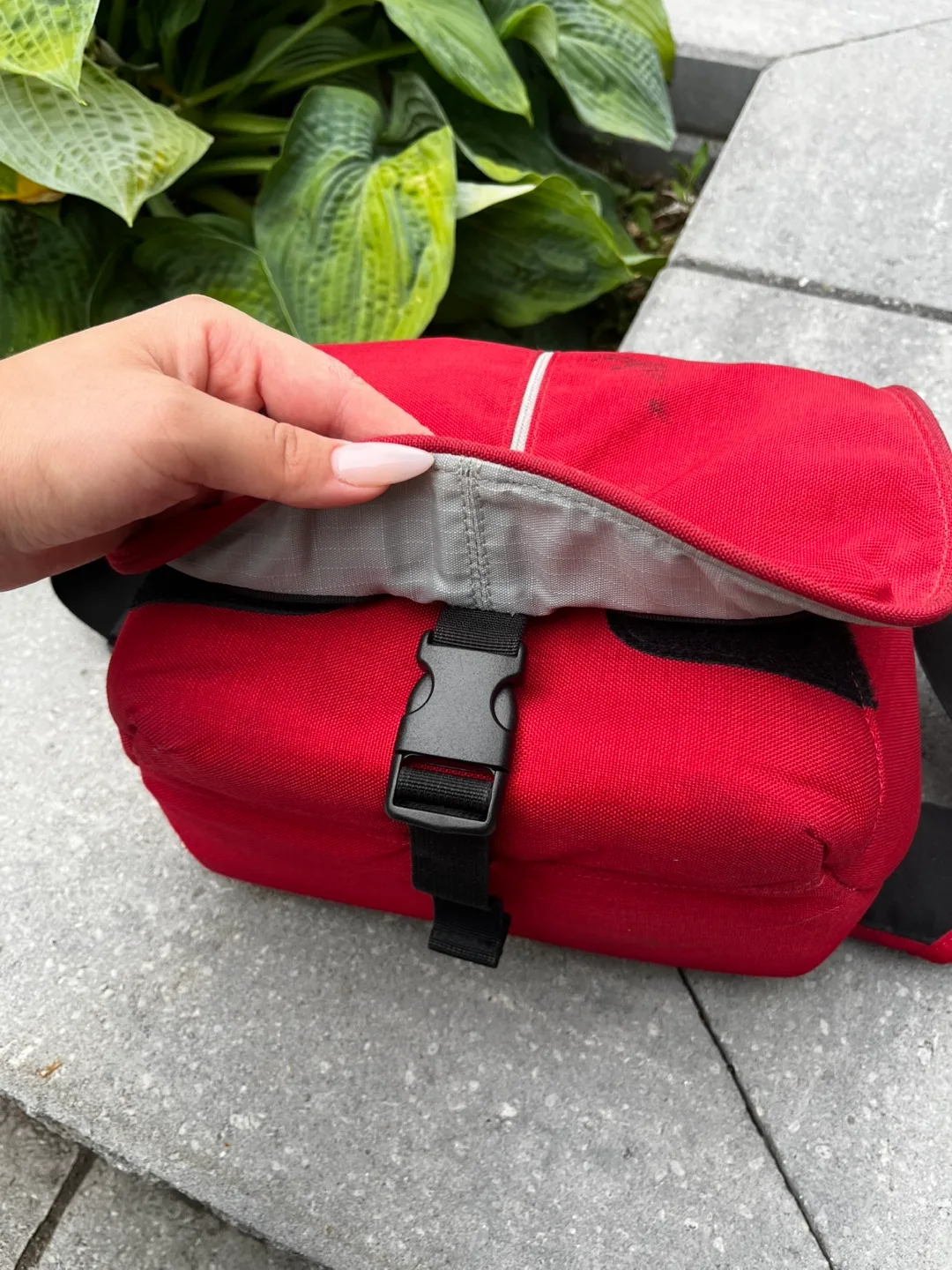 Crumpler Pretty Boy 5500 Camera Bag - Red image indicator(8)