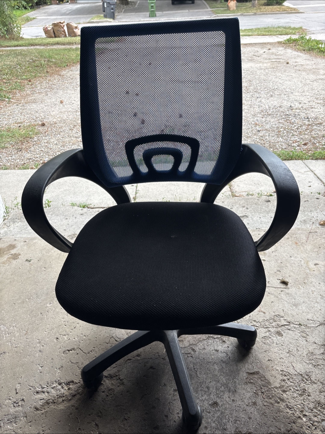 Black Mesh Office Chair - photo 2