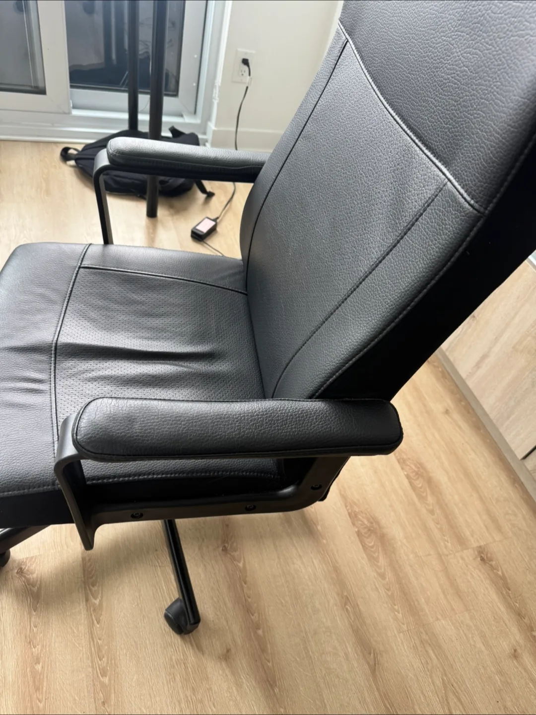 Moving sale ✨Black Office Chair image indicator(3)