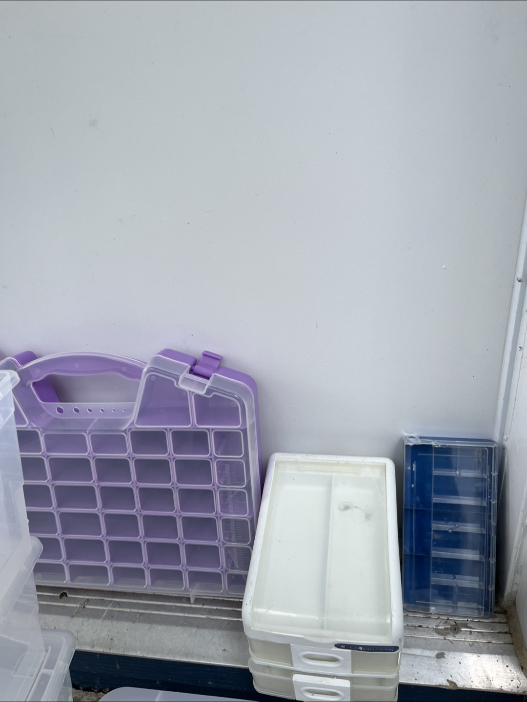 Plastic storage containers - photo 3