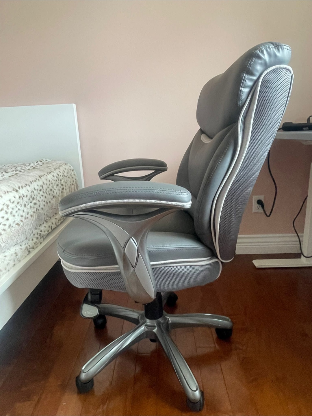 Gray Office Chair - photo 4