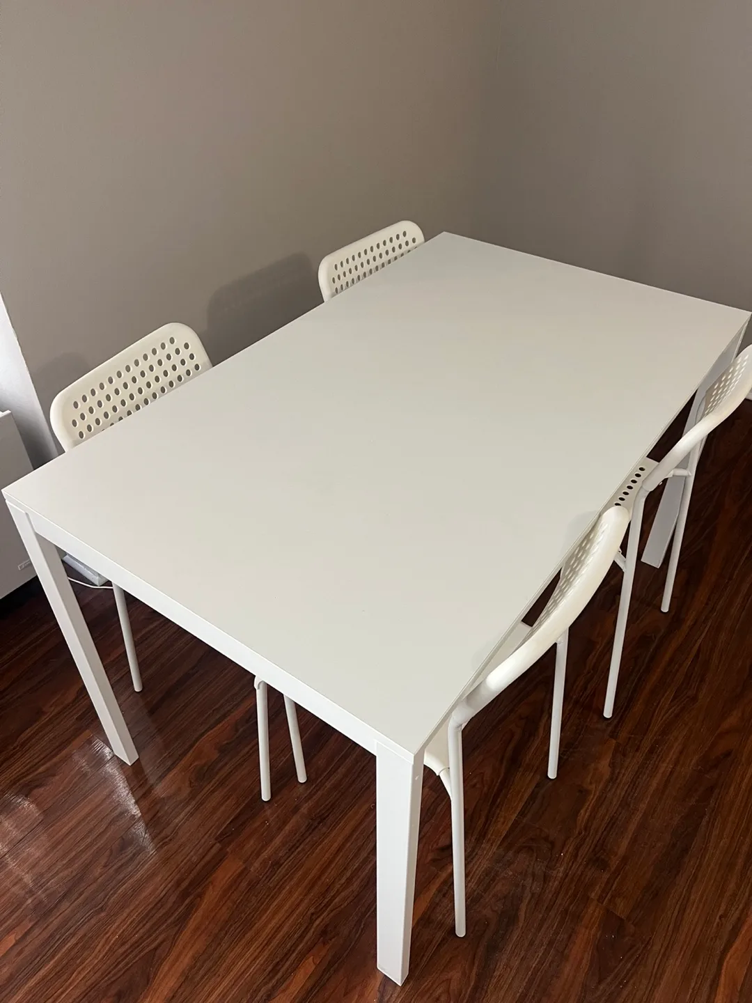 White Dining Table with 4 Chairs thumbnail