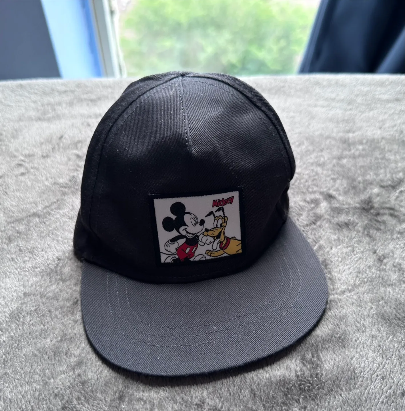 H&M Disney baby hat (Mickey and goofy) thumbnail
